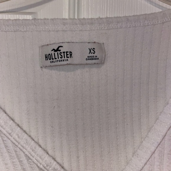 Like New Hollister 2000’s Style Shirt - Picture 3 of 3